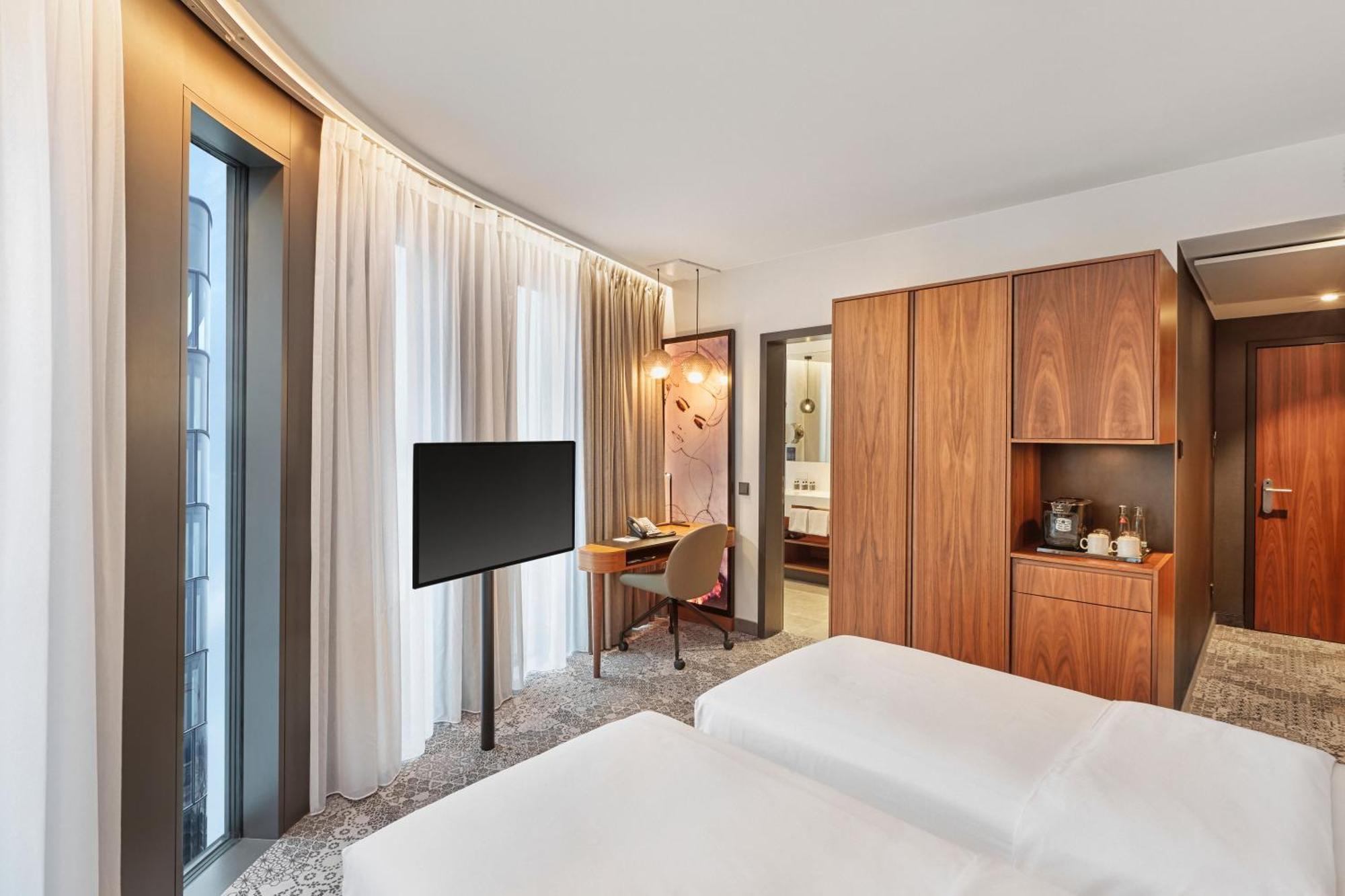 Hyperion Hotel