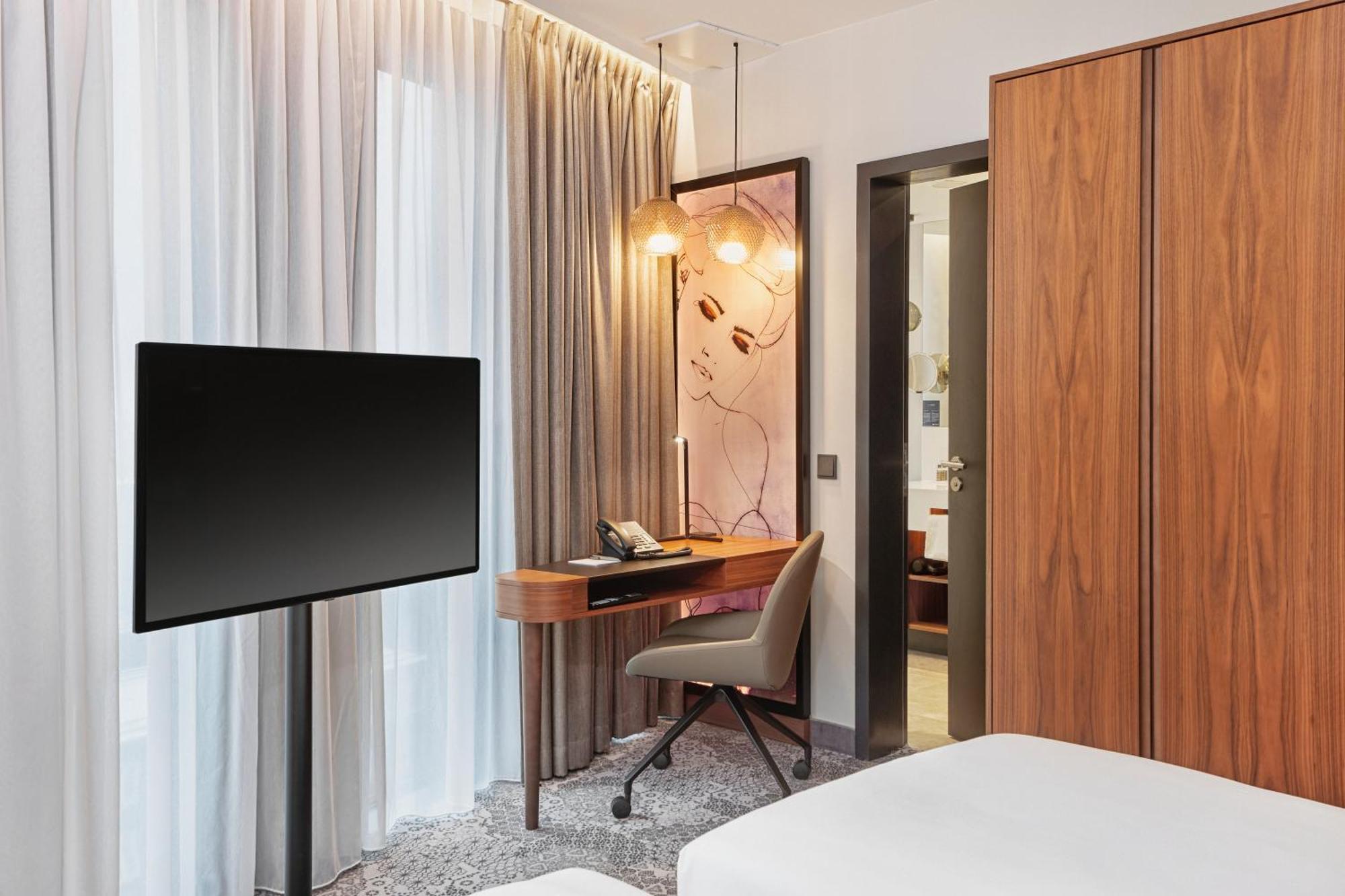 Hotel Hyperion 5*